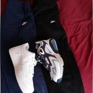 Never wore nike pants and wore once nike air maxes